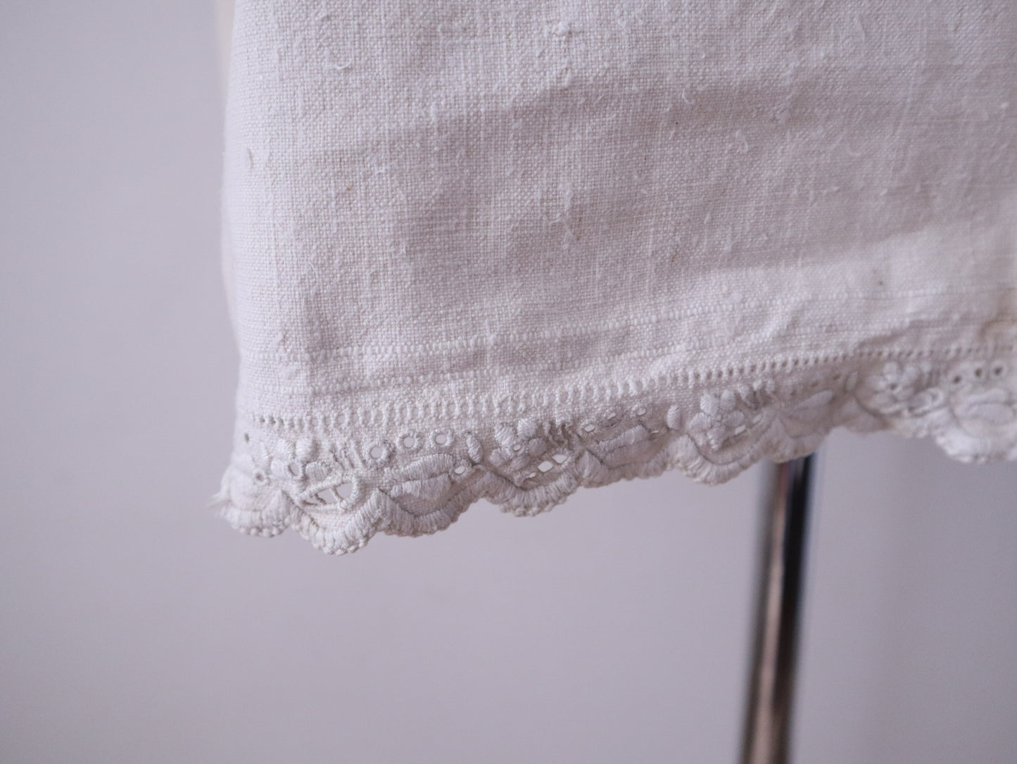 1930s Transylvanian Folk Blouse in Homespun Linen with Mother-of-Pearl Buttons