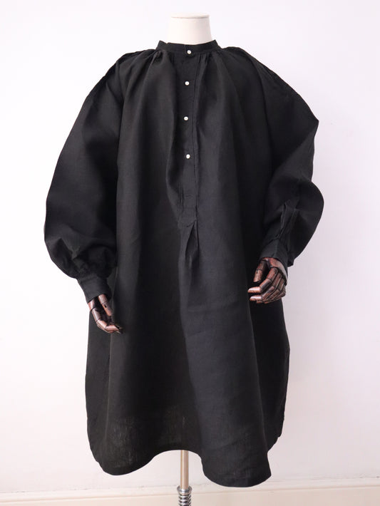 Antique French Biaude Smock c.1900s – Deep Indigo Linen – Mother-of-Pearl & Black Glass Buttons – Pleated Neckline & Rib Stitch Detail
