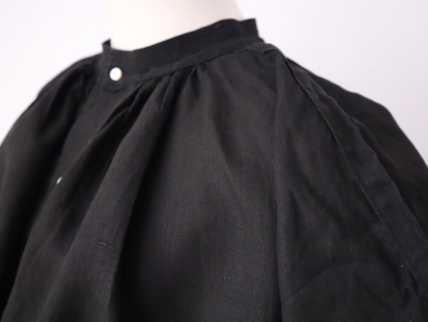 Antique French Biaude Smock c.1900s – Deep Indigo Linen – Mother-of-Pearl & Black Glass Buttons – Pleated Neckline & Rib Stitch Detail