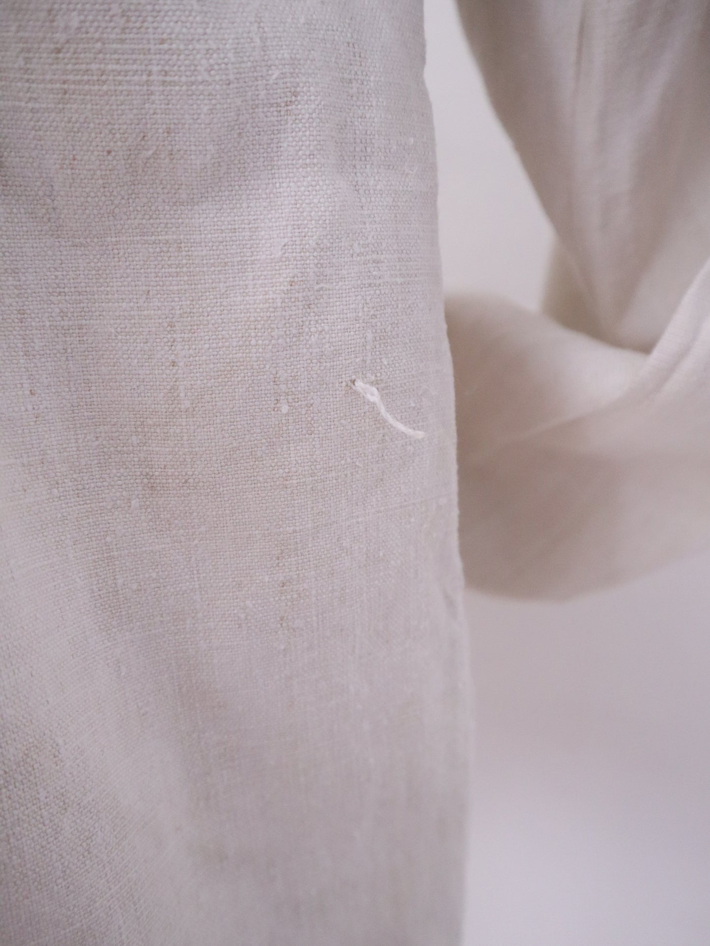 1930s Transylvanian Folk Blouse in Homespun Linen with Mother-of-Pearl Buttons