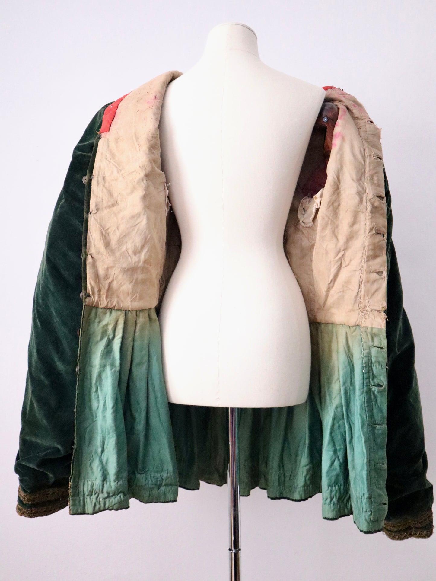 Antique French Renaissance Revival Theatrical Costume
Roize Fils / Aristide Boyer Marseille | c. 1890–1910