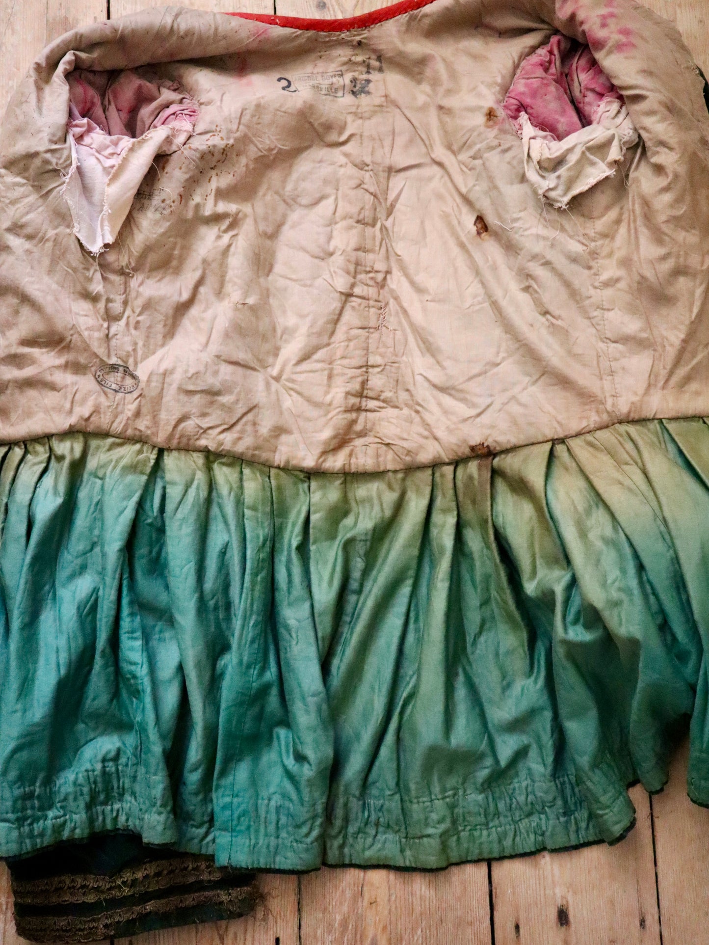 Antique French Renaissance Revival Theatrical Costume
Roize Fils / Aristide Boyer Marseille | c. 1890–1910
