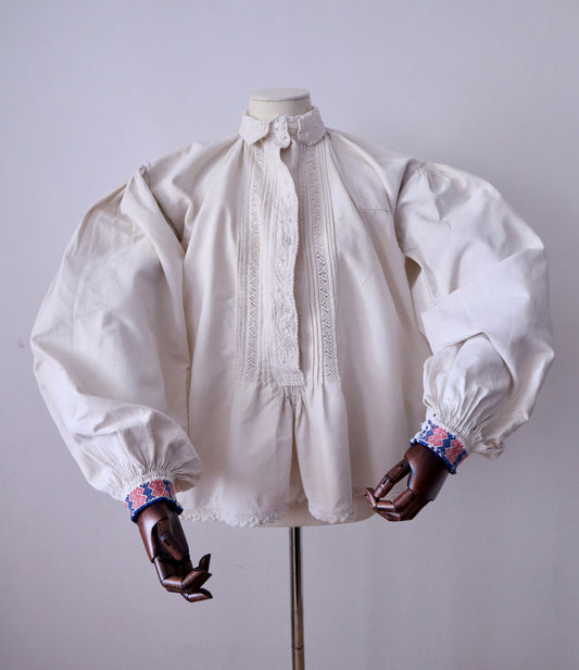 1930s–1940s Transylvanian Folk Shirt – Handwoven Linen with Whitework Embroidery