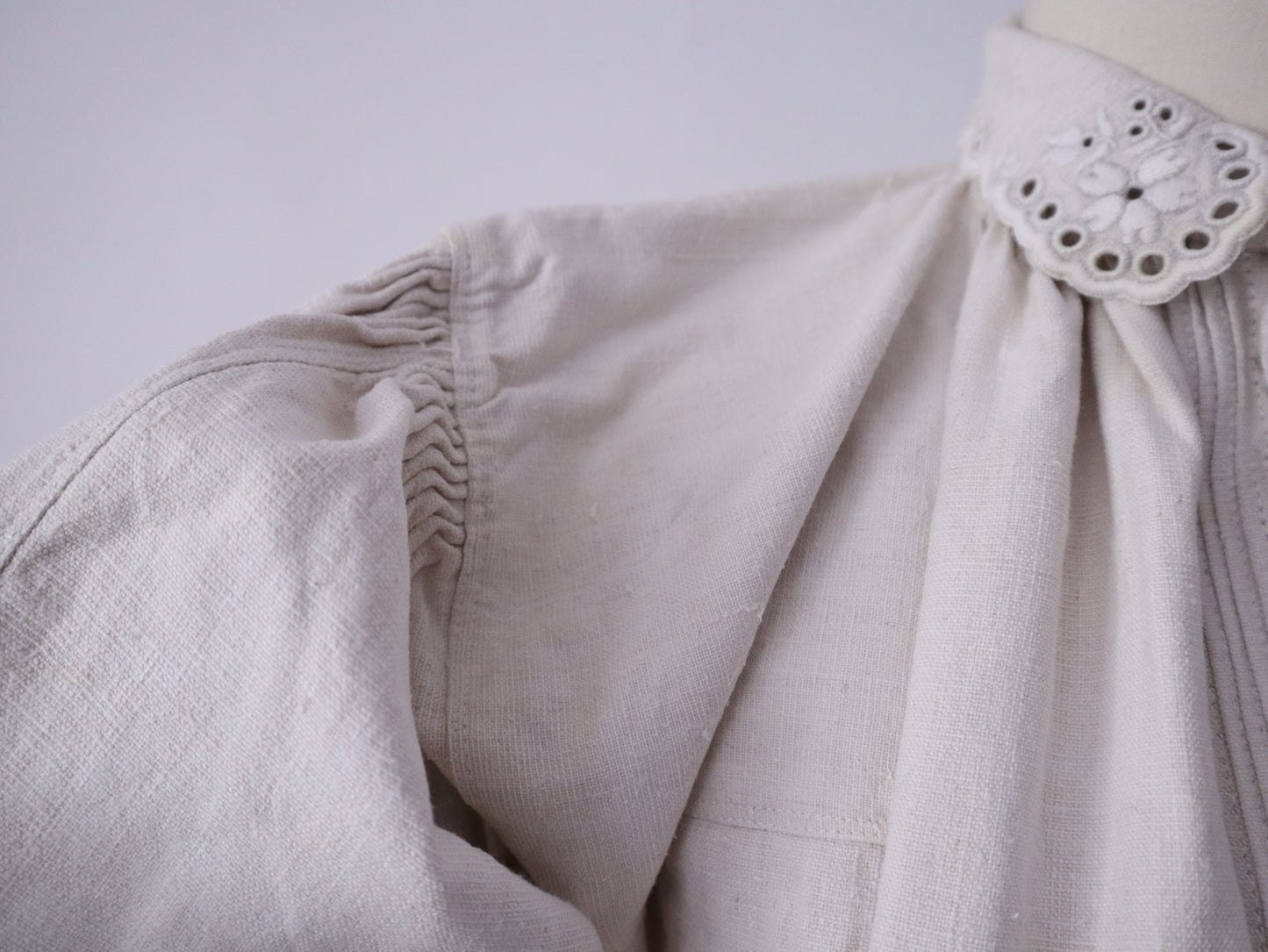 1930s Transylvanian Folk Blouse in Homespun Linen with Mother-of-Pearl Buttons