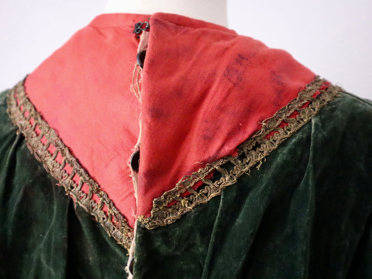 Antique French Renaissance Revival Theatrical Costume
Roize Fils / Aristide Boyer Marseille | c. 1890–1910