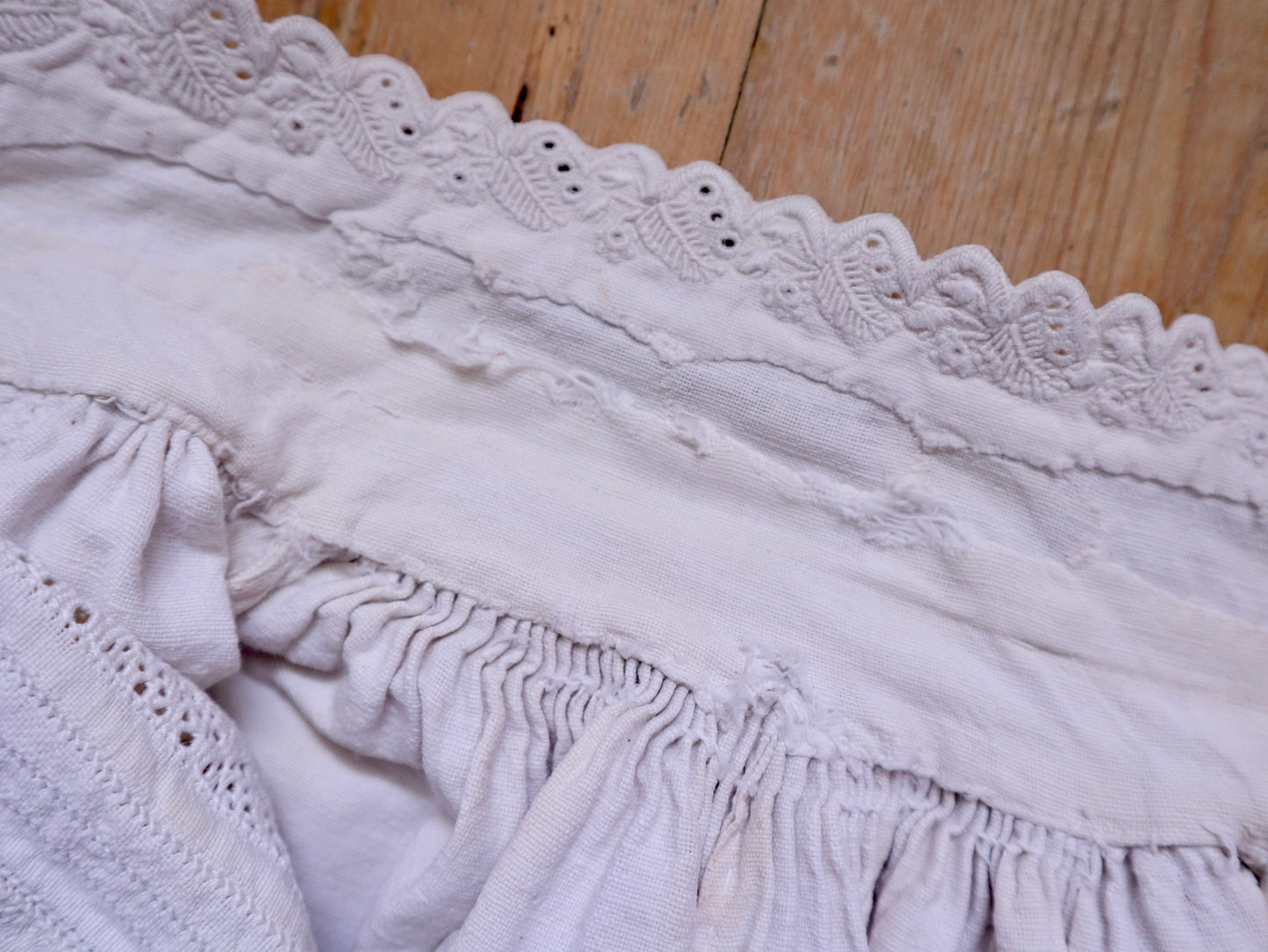 1930s–1940s Transylvanian Folk Shirt – Handwoven Linen with Whitework Embroidery