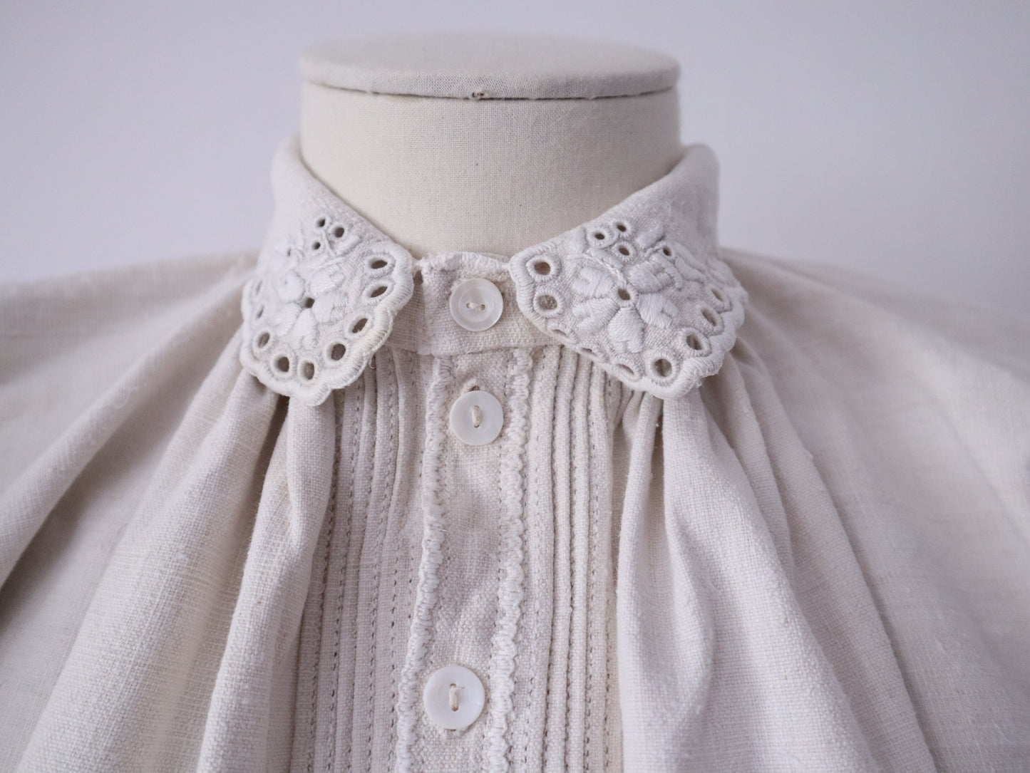1930s Transylvanian Folk Blouse in Homespun Linen with Mother-of-Pearl Buttons