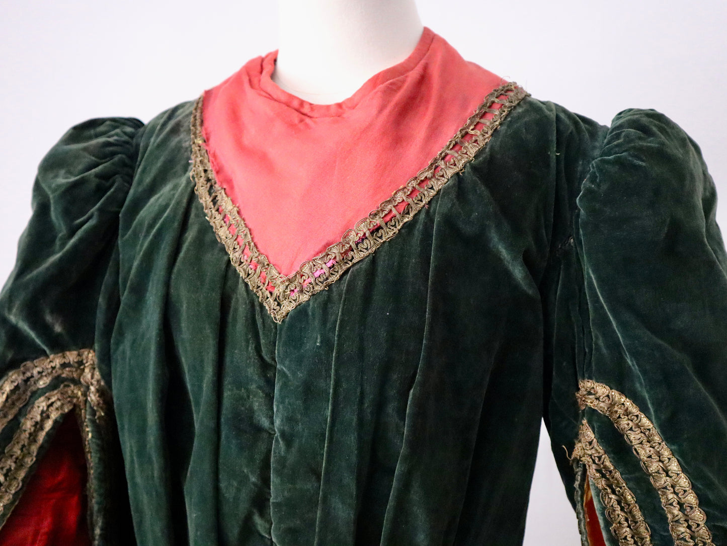 Antique French Renaissance Revival Theatrical Costume
Roize Fils / Aristide Boyer Marseille | c. 1890–1910
