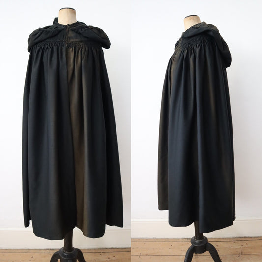 Antique 19th century French Hooded Cape Provençal Traditional Clothing