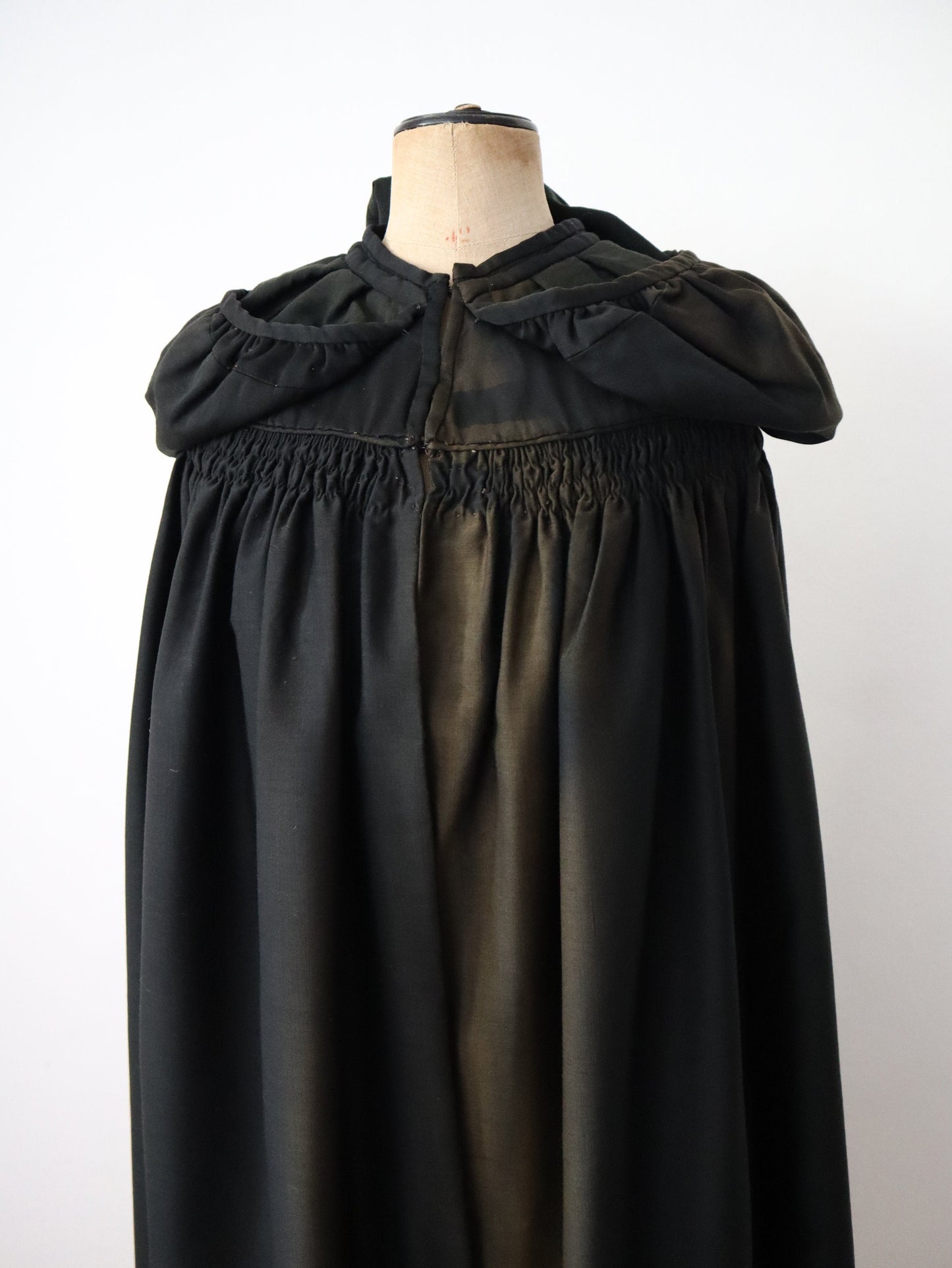 Antique 19th century French Hooded Cape Provençal Traditional Clothing