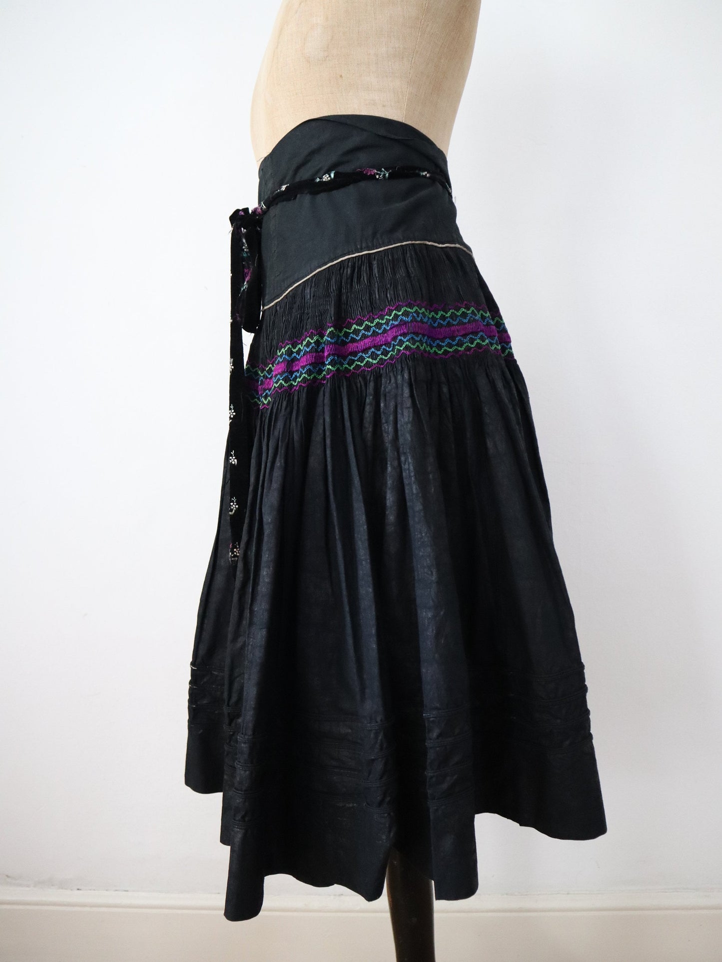 1940s Indigo Cotton Folk Skirt Apron Smocking Pleats