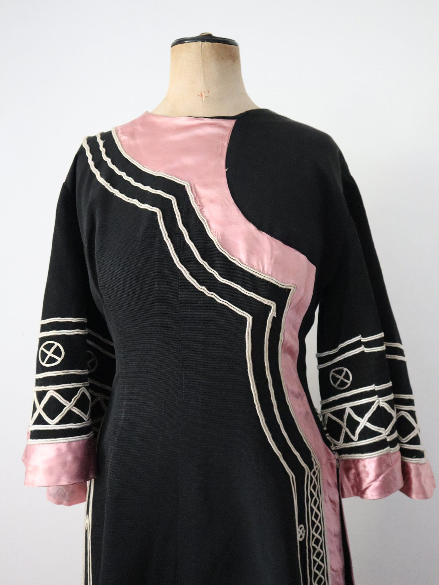 1930s French Opera Costume Dress Pink Silk Black Grosgrain Henri Lebrun Chinese Style Théâtre