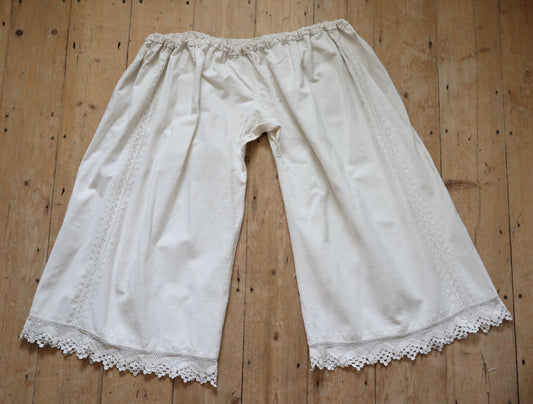 C.1940s Transylvanian White Linen Woven Embroidered Folk Trousers Pants Cropped Wide