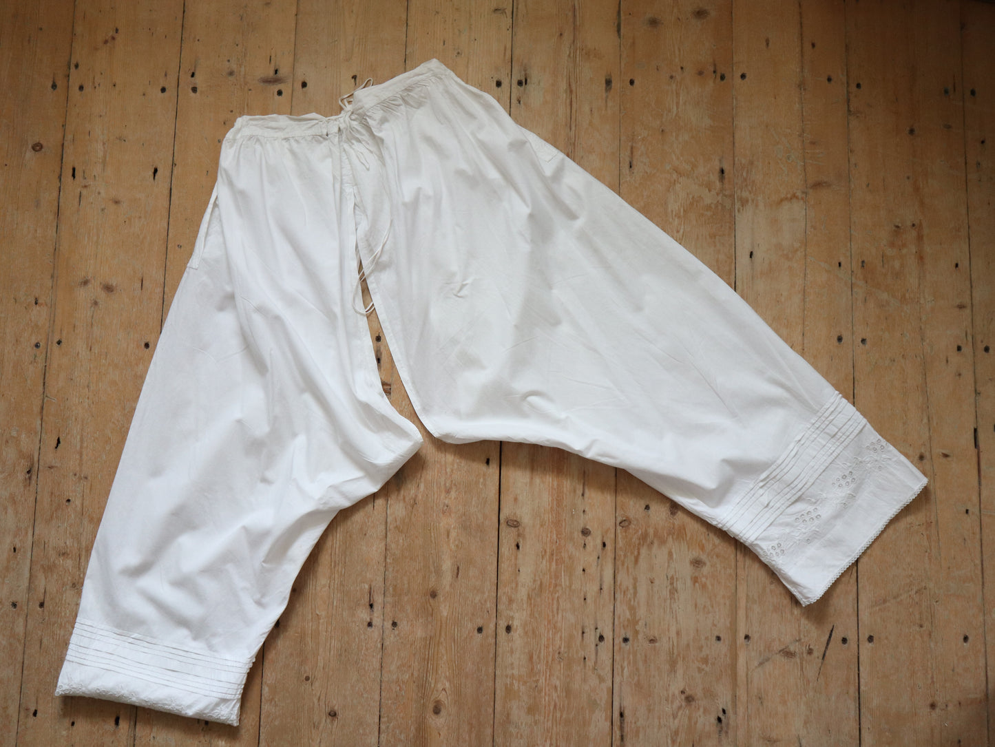 Antique French White Cotton Bloomers Knickers Embroidery Pleats Long Early 1900s