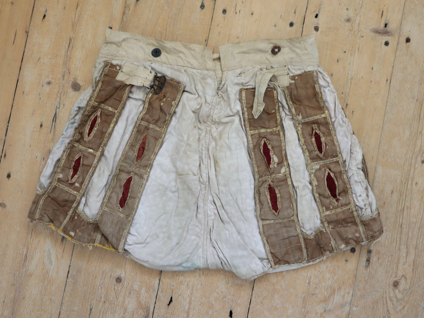 Antique French Theatre Opera Costume Hose Shorts Renaissance Style Slash Poke