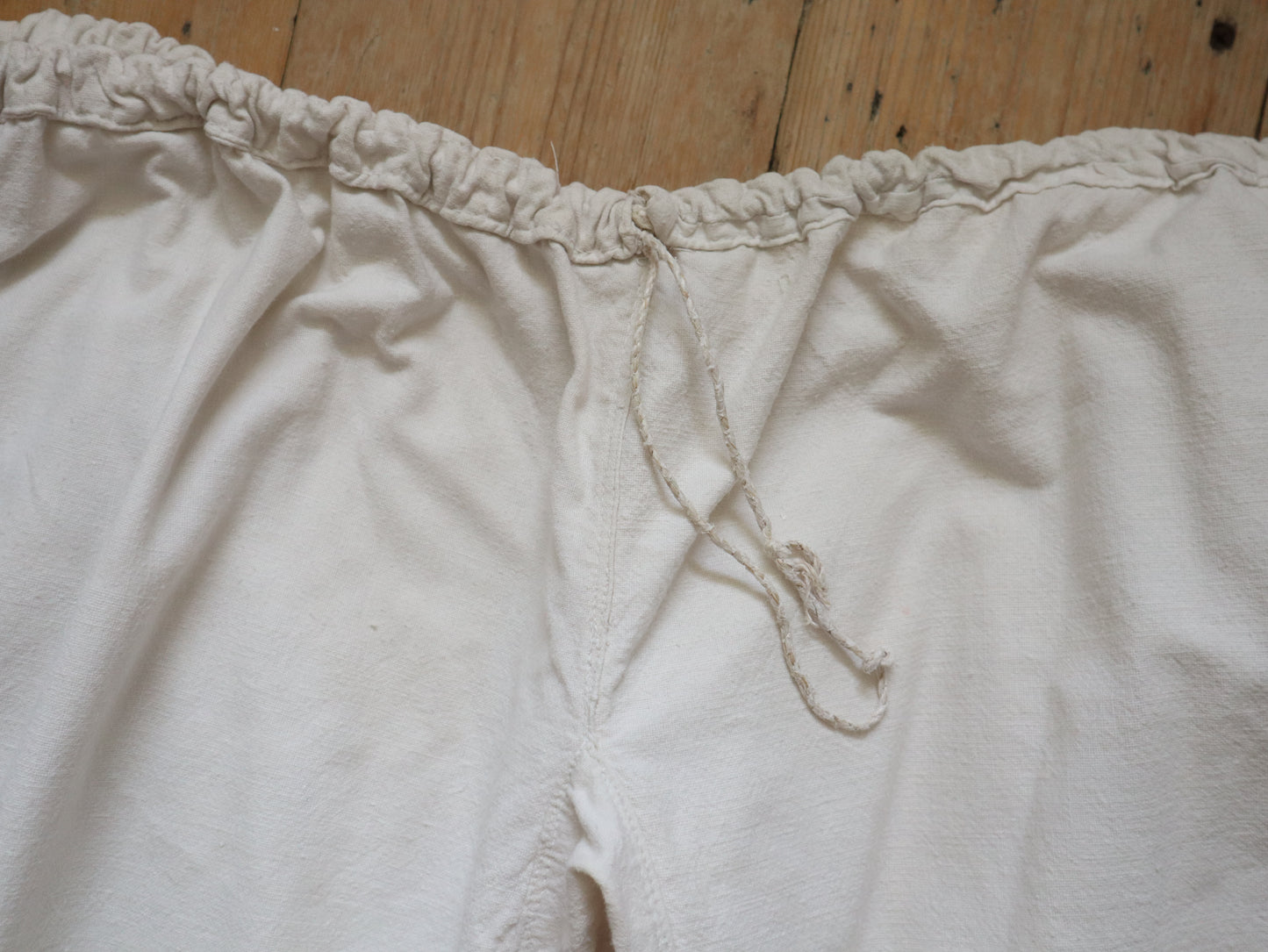 C.1940s Transylvanian White Linen Woven Embroidered Folk Trousers Pants Cropped Wide