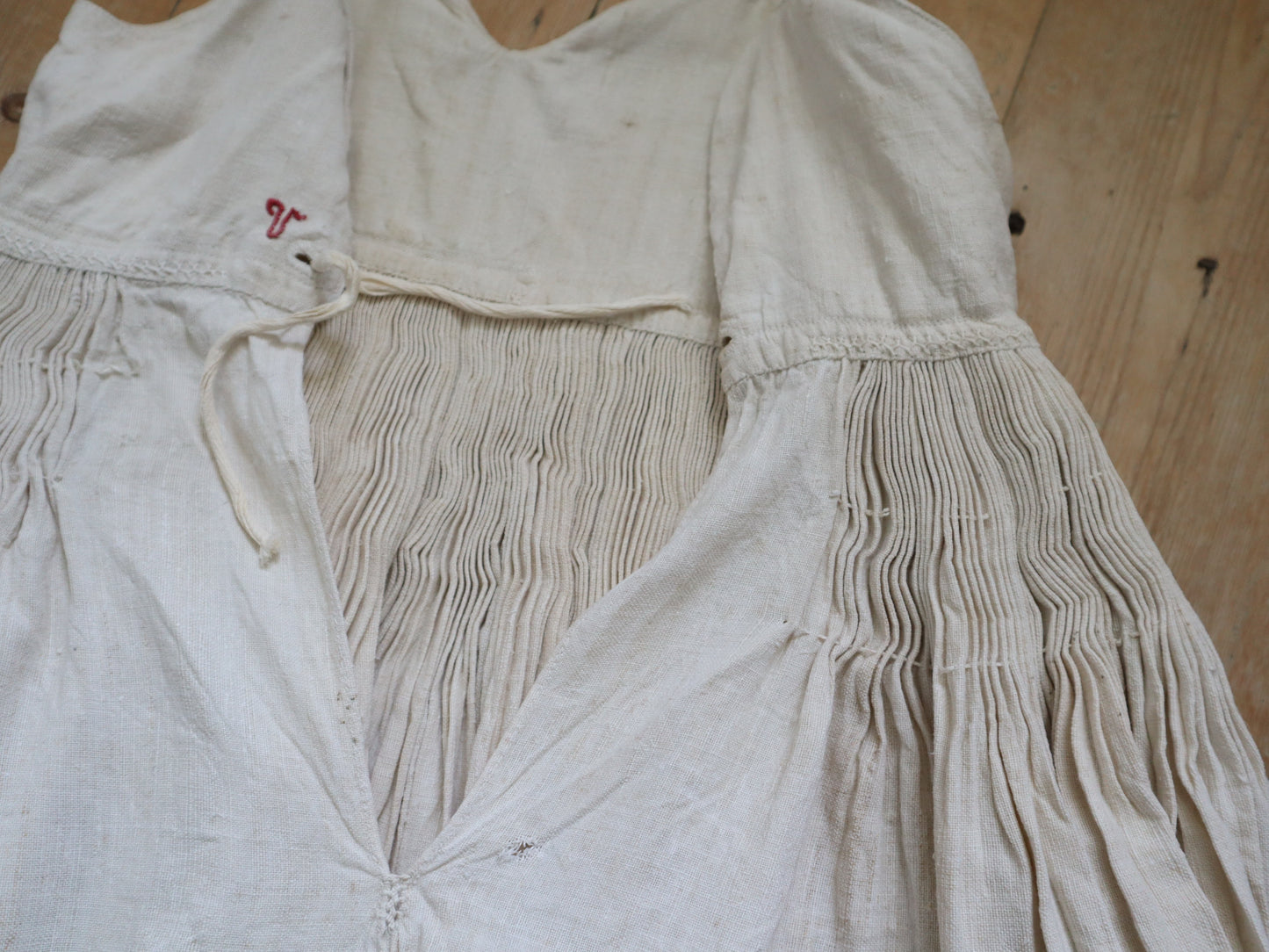 C.1930s Slovakian Linen Folk Underdress Dress Traditional Costume Homespun Smocking Pleats Embroidery