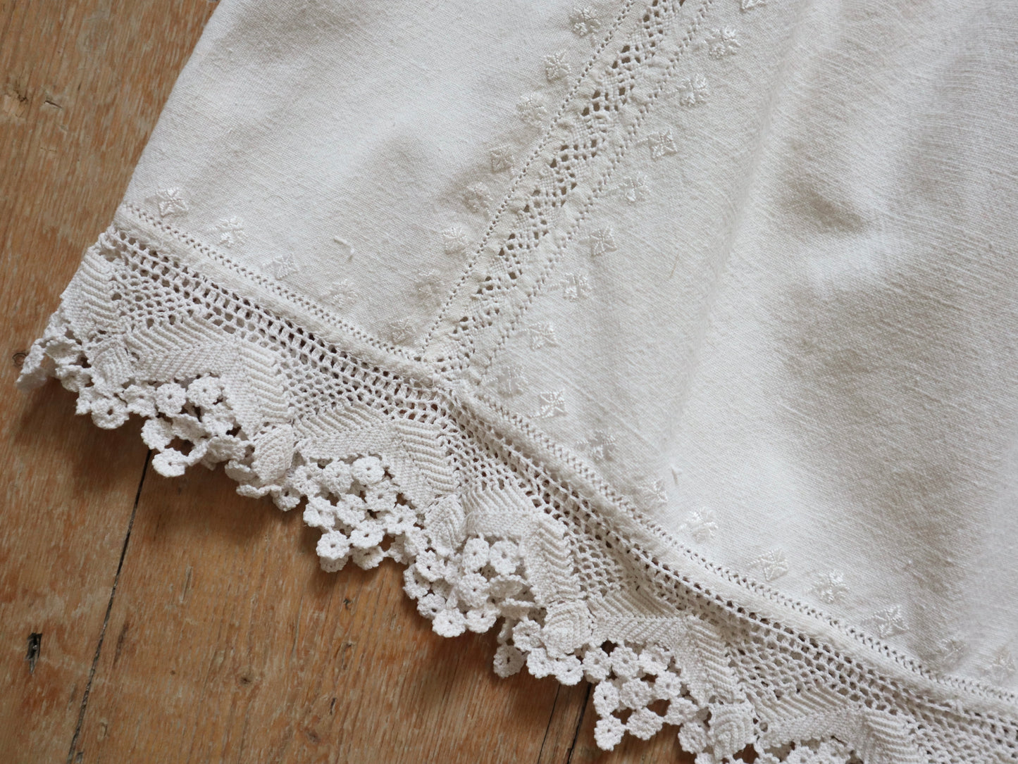 C.1940s Transylvanian White Linen Woven Embroidered Folk Trousers Pants Cropped Wide