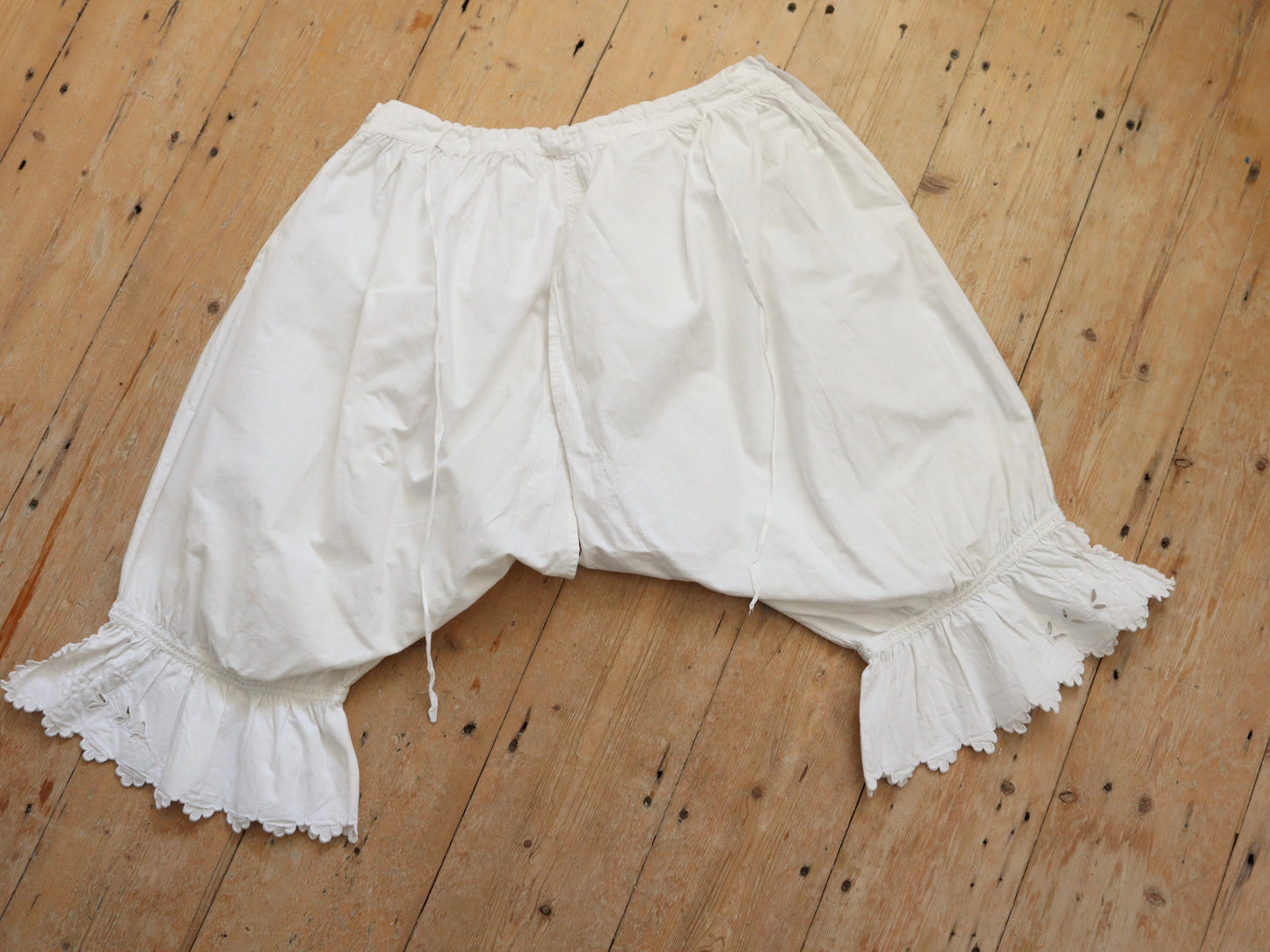 Antique French White Cotton Bloomers Broderie Anglais Early 1900s Monigrammed M I