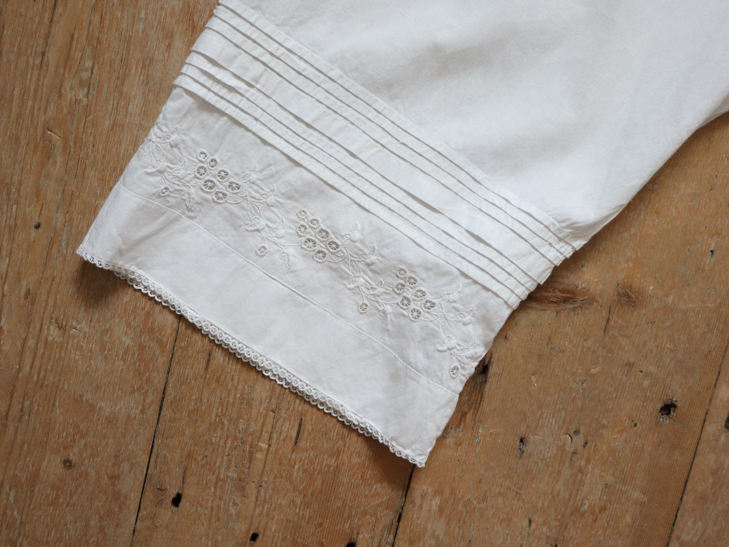 Antique French White Cotton Bloomers Knickers Embroidery Pleats Long Early 1900s