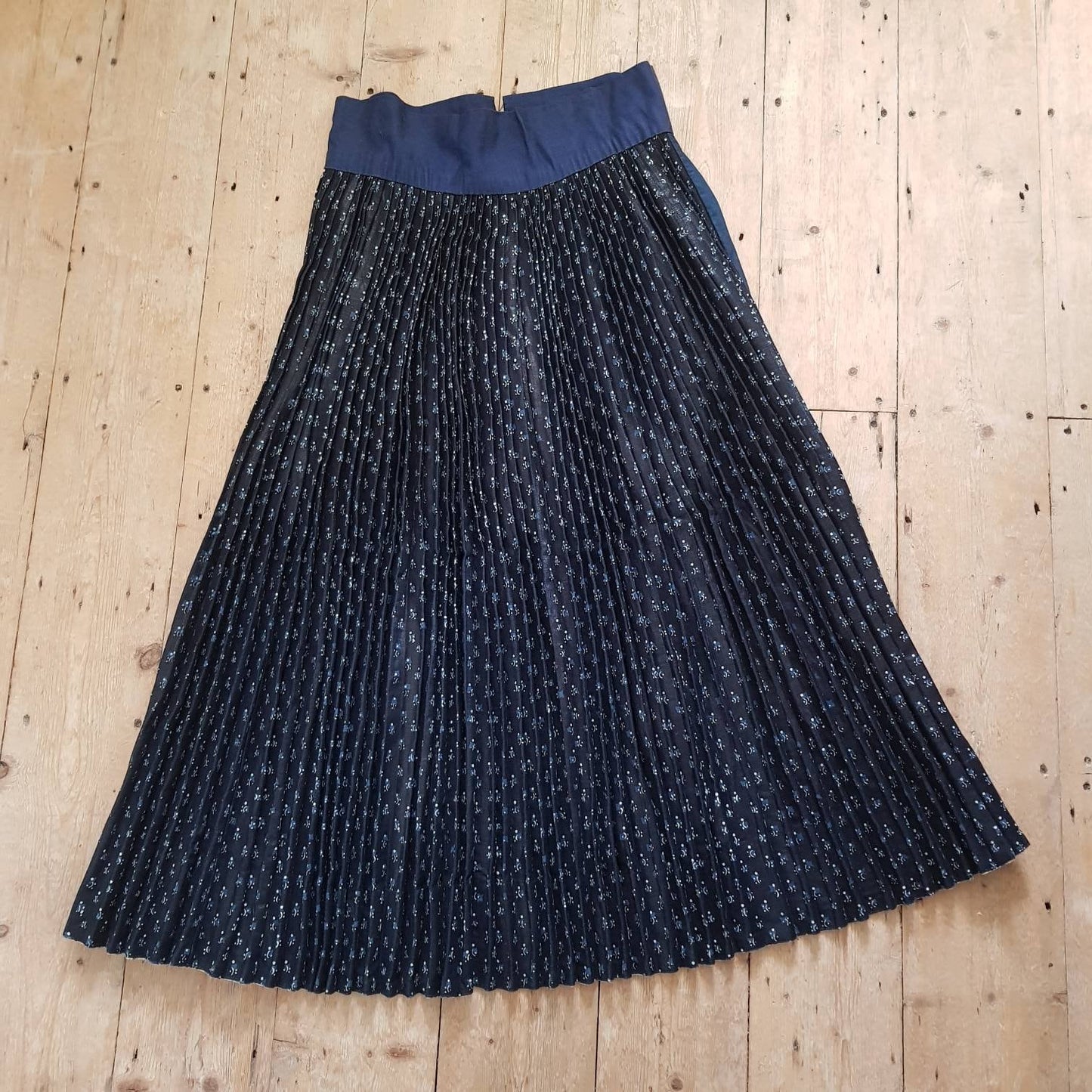 1930s Slovakian Indigo linen block print pleated skirt