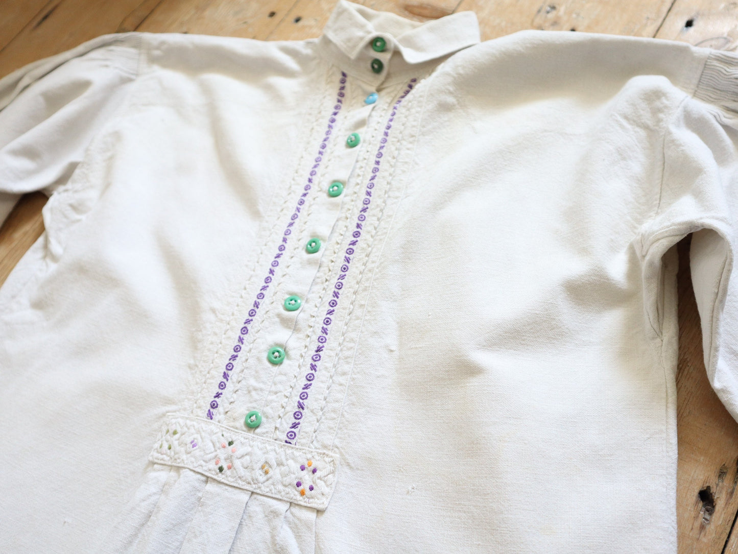 1930s Hungarian Linen Folk Shirt Green Glass Buttons Purple Embroidery Eastern European pleats