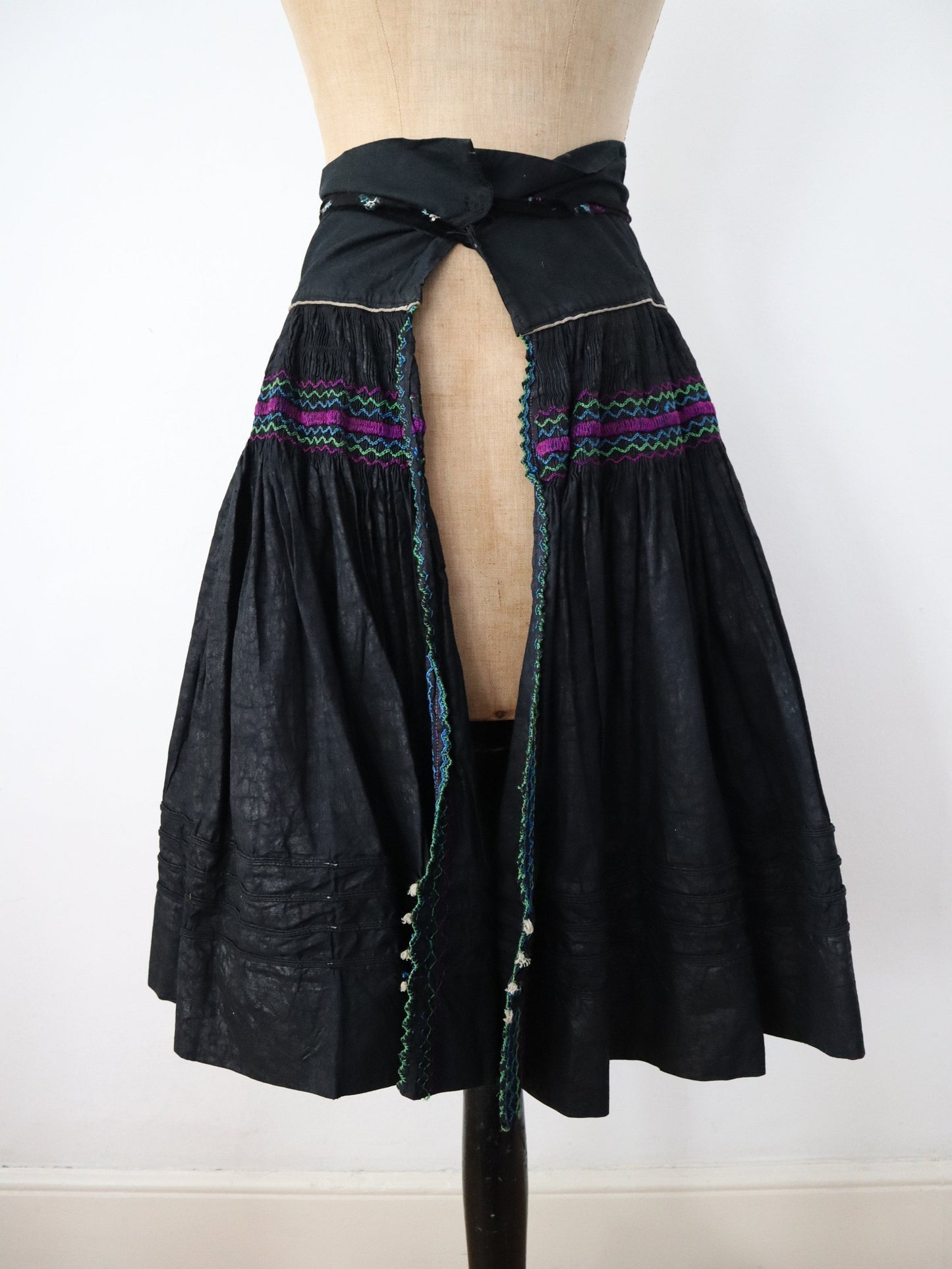 1940s Indigo Cotton Folk Skirt Apron Smocking Pleats