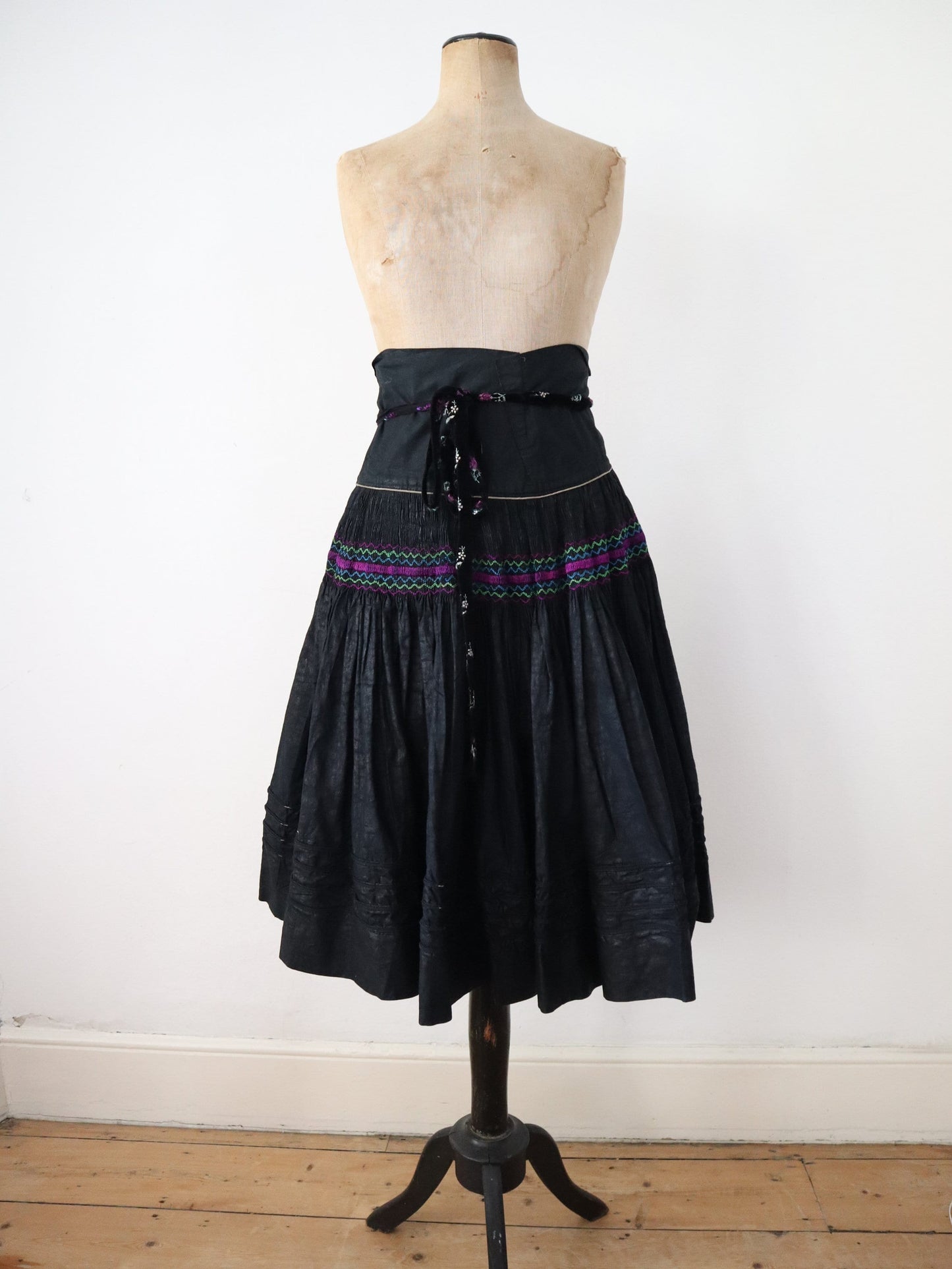 1940s Indigo Cotton Folk Skirt Apron Smocking Pleats